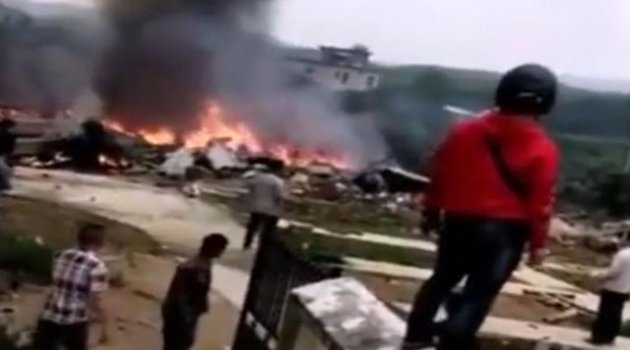 Çin'de askeri uçak düştü: 2 ölü