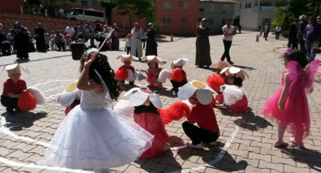 ÇOCUK ŞENLİĞİ ÇOŞKUYLA KUTLANDI