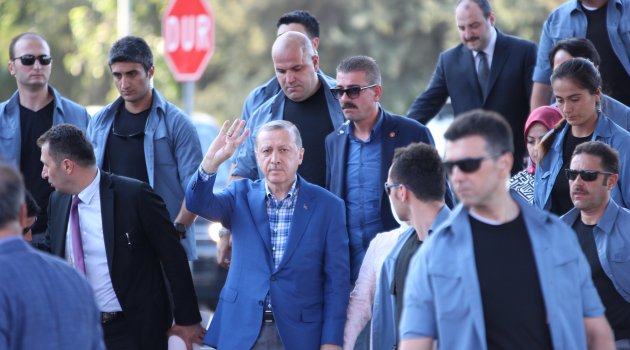 Cumhurbaşkanı Erdoğan : FETÖ'nün ardından DAEŞ'in de inlerine gireceğiz, oradan çıkartacağız