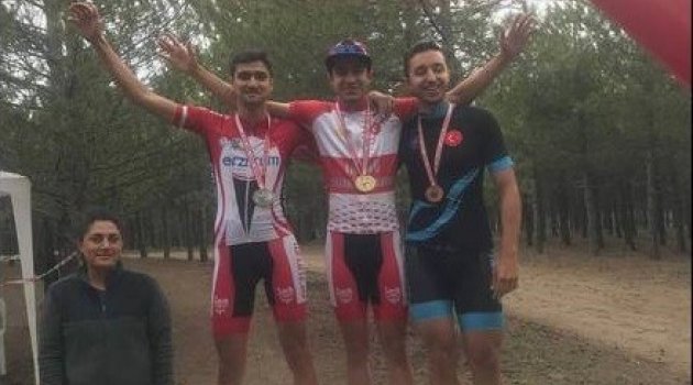 Dağ Bisikleti Takımı ODTÜ'de Kupa Kaldırdı