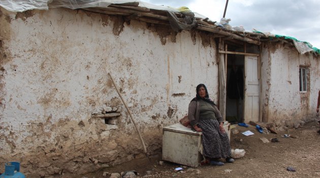 Deprem korkusuyla eve giremiyorlar