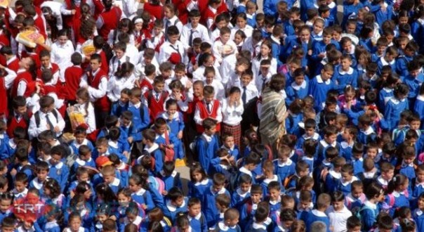 Ders zili çaldı, 17 milyon öğrenci ders başı yaptı !