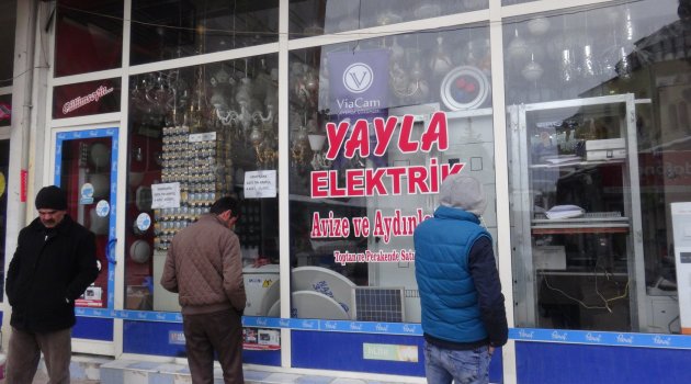 Doğanşehir'de işyerine silahlı saldırı