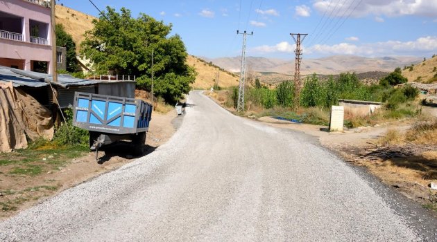Doğanşehir'de 14 Kilometrelik Grup Yolu Asfaltlandı