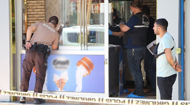 Dondurmacıya girdi müşterilerin gözü önünde cinayet işledi