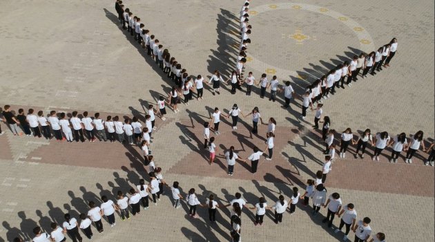 "Dünya Atabarı Oynuyor"projesinde Malatyalı öğrenciler göz doldurdu