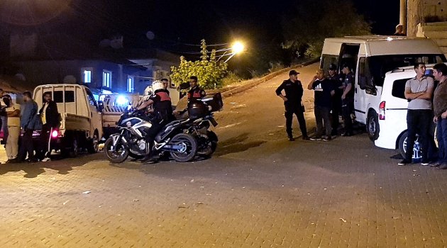 Edremit'te iki aile arasında silahlı kavga: 1 ölü 9 yaralı