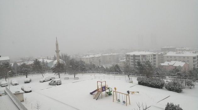 Elazığ'da kar nedeniyle kapalı 487 köy yolu açıldı
