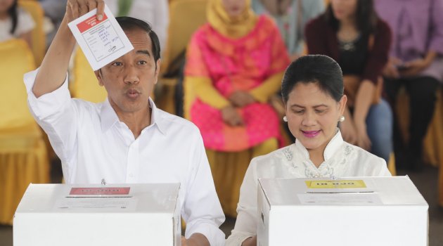 Endonezya'da Widoo yeniden Devlet Başkanı seçildi