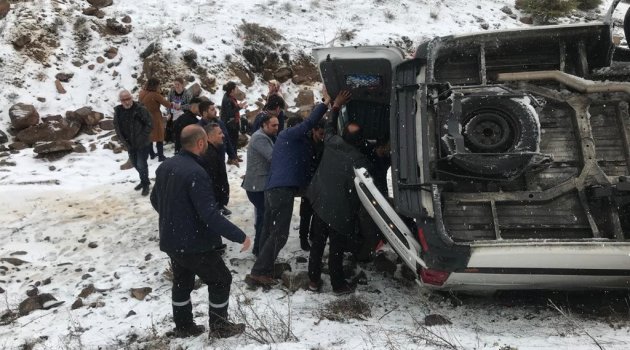 Erciyes'te yolcu minibüsü şarampole devrildi: 3 yaralı