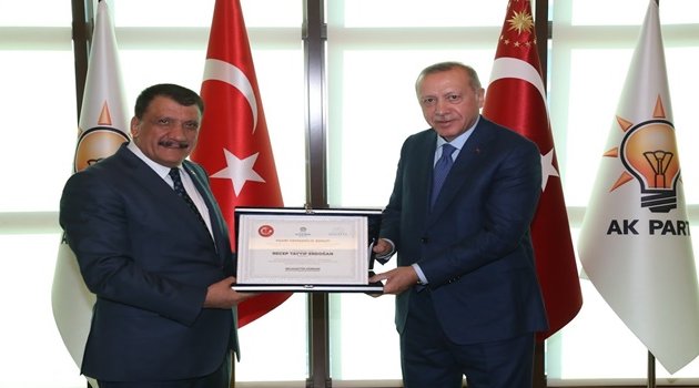 Erdoğan'a 'Fahri Hemşehrilik Beraatı'