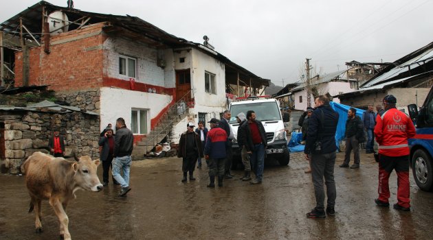 Erzurum'da ahır çöktü: 2 ölü 6 yaralı