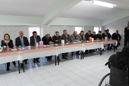 Esenlik Şirketi,Cezaevine Aşure Dağıttı !