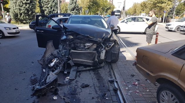 Eskişehir'de trafik kazası; 4 yaralı