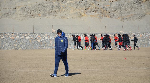 Evkur Yeni Malatyaspor kazanıp liderliğini sürdürmek istiyor