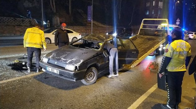 Eyüpsultan'da araç takla attı: 2 yaralı