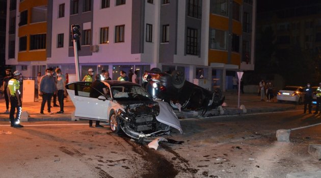 Fahri Kayahan'da feci kaza: 4 yaralı
