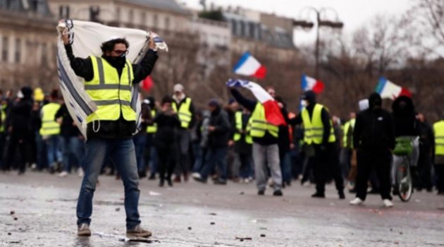 Fransa tarihinin grev rekorunu kırdı