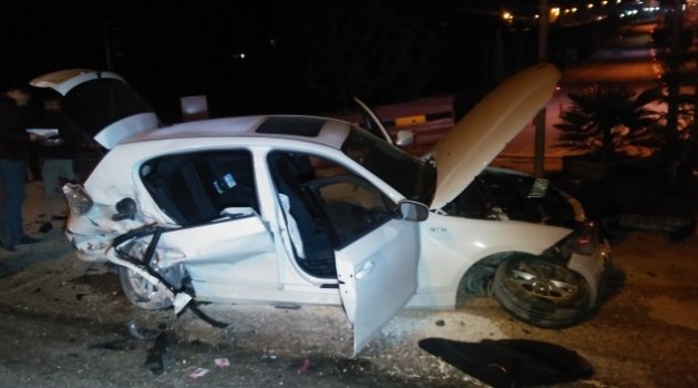 Gaziantep'te 2 araç çarpıştı:5 yaralı