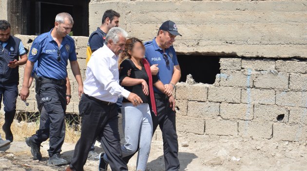 Genç kadını itfaiye amiri kurtardı