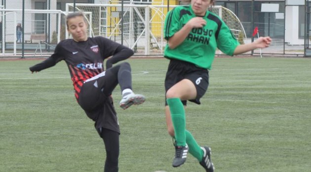 Genç ve Yıldız Kız futbol turnuvaları başlıyor