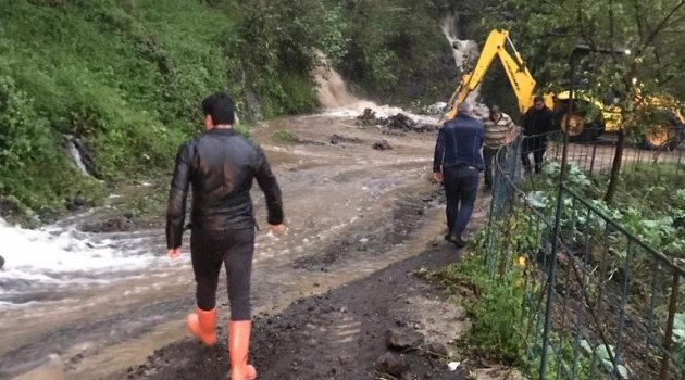 Giresun'da sağanak yağış etkili oldu bir kişi kayıp