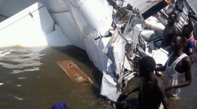 Güney Sudan'da uçak düştü: 17 ölü