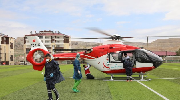 Hasta için ambulans helikopter kalktı