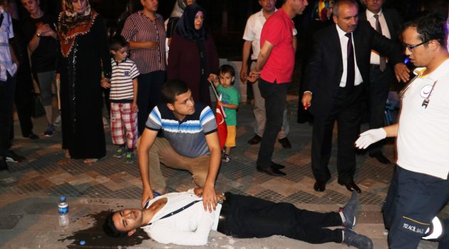 Üç aracın karıştığı kazada 2 kişi yaralandı