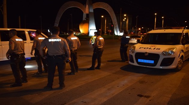 İki otomobil çarpıştı: 2 yaralı