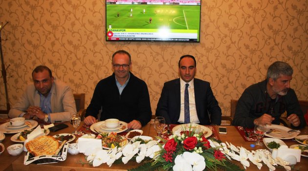 İş Adamı Rıdvan Budak'tan Yeni Malatyaspor'a Moral Yemeği