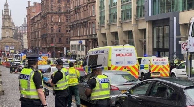 İskoçya'da bıçaklı saldırı: 3 ölü