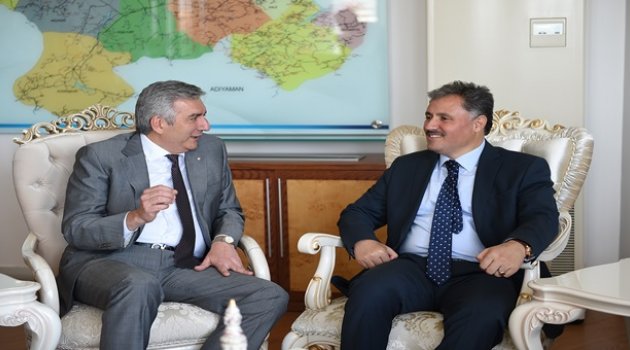 (İSO) Başkanı Bahçıvan Başkan Çakır'ı ziyaret etti