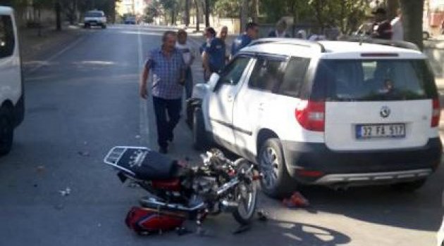 Isparta'da otomobil tescilsiz motosikletle çarpıştı : 2 yaralı