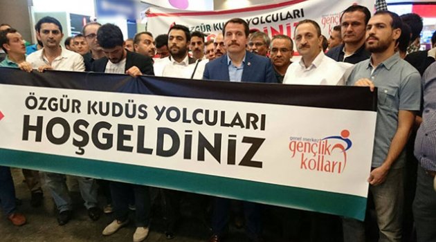 İsrail'den sınır dışı edilen 9 Türk yurda döndü