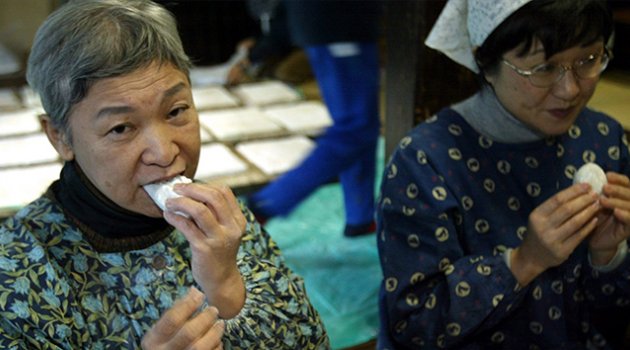 Japonya'nın pirinç keki yine öldürdü
