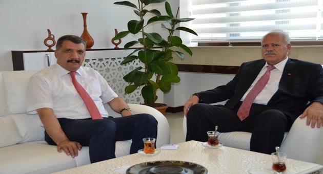 Kadak,Başkan Gürkan'ı Ziyaret etti