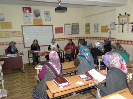  Kadın çiftçilere yönelik eğitim verildi.