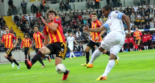  Kayserispor, kendi sahasında Trabzonspora 1-0 yenildi.