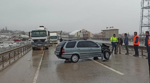 Kırıkkale'de trafik kazaları: 1'i çocuk 4 yaralı