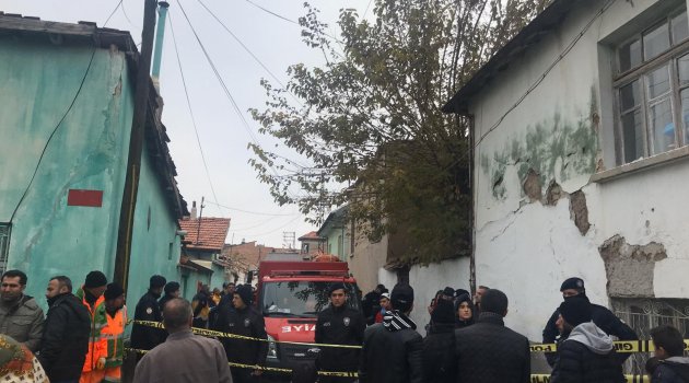 Konya'da iki katlı kerpiç ev göçtü: 3 ölü