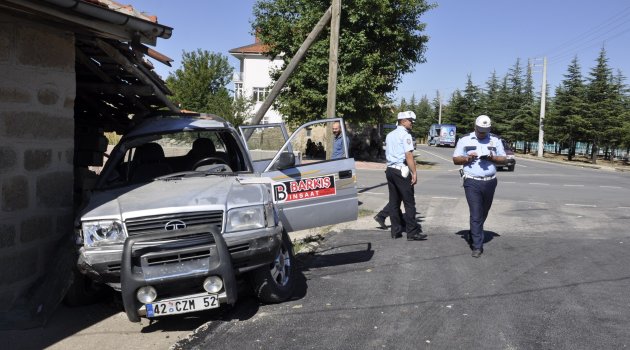 Konya'da pikap ile motosiklet çarpıştı: 1 ölü, 2 yaralı