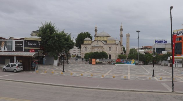 Korona gölgesinde sessiz bayram