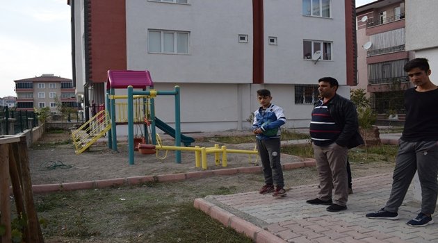 Parkta oyun oynarken vuruldu