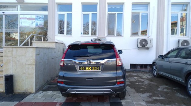 Makam aracını garaja çektirdi