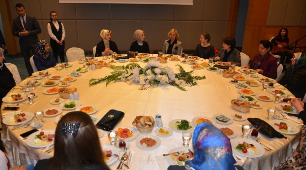 Malatya'da 'Gönül Elçileri' kadınlar günü nedeniyle buluştu