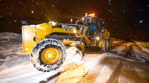 Malatya'da kar 346 mahalle yolunu ulaşıma kapadı