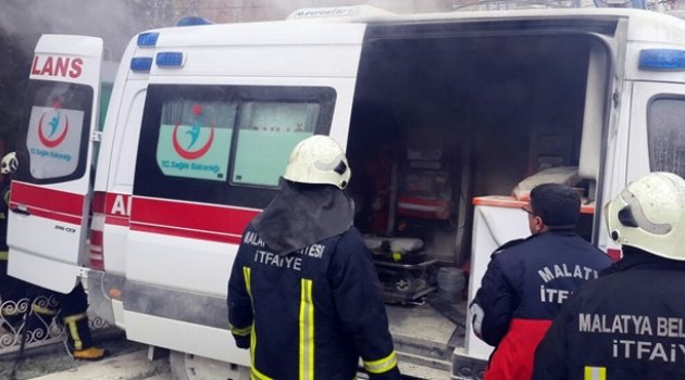 Malatya'da Ambulansta Korkutan Yangın
