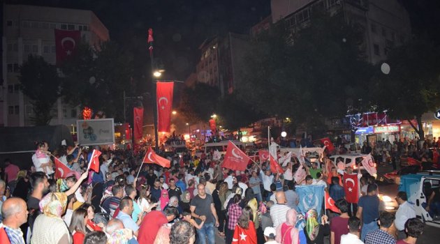 Malatya'da Vatandaşlar Sokaklardan Çekilmeye Başladı
