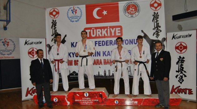 Malatyalı genç kareteci Türkiye birincisi oldu
